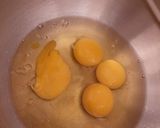 Pas rețetă Prăjitură pufoasă cu fructe și ciocolată 1 fotografie