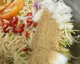 Gambar langkah 2 resipi Kerabu buah simple.