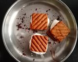 A picture of step 4 of Ice Cream Cookie Sandwiches.