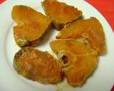 A picture of step 1 of Chettinad Meen Kuzhambu.