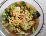 Foto langkah ke 3 dari resep Cah Brokoli Bawang Putih.