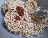 A picture of step 1 of Cheesy Omelet Maggi.