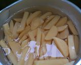 Foto langkah ke 3 dari resep Potato wedges ala mila😊.