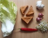 Foto langkah ke 1 dari resep Tumis Sawi Putih Tauge & Tahu.