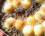 A picture of step 2 of Bread gulab jamun.