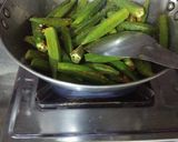 A picture of step 5 of Bharwa bhindi.