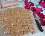 A picture of step 6 of Til aur Gurr ki chikki.