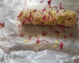 तिल गुलाब के रोल (Til gulab ke roll recipe in Hindi) रेसिपी चरण 8 फोटो