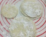 Foto langkah ke 5 dari resep Kulit dimsum / gyoza / kuotie / pangsit ala fe.