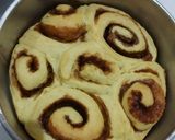 Foto langkah ke 9 dari resep Cinnamon Rolls.