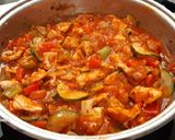 Foto del paso 6 de la receta: Pechuga de pollo con tomate y verduras