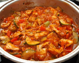 Foto del paso 6 de la receta: Pechuga de pollo con tomate y verduras