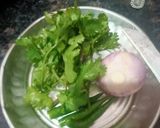 भुने टमाटर,लहसुन धनिया की चटनी(bhune tamater,lahsoon ki chatuny recipe in hindii) रेसिपी चरण 3 फोटो