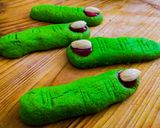 Foto del paso 5 de la receta: Dedos de zombie 🧟‍♂️