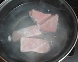 Foto del paso 1 de la receta: Empanadillas de cerdo con aceitunas negras y huevo duro