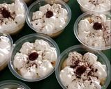 A picture of step 5 of Banofee caramel cups.