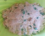 A picture of step 6 of Alu paratha.
