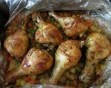 Zöldséges csirkecombok sütőzacskóban recept fázis 3 fotója
