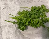Une image de l'étape 1 de Sauce salade au melfor, érable, persil et moutarde aux épices.