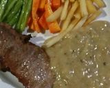Foto langkah ke 5 dari resep Beef steak with black pepper sauce.