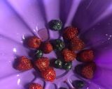 Foto del paso 2 de la receta Bizcochito de choco con frutos rojos saludable