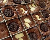 Foto langkah ke 9 dari resep Fudgy and Shiny Brownies Milo Panggang sekat.