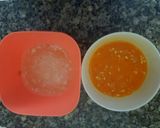 Hình bước làm 2 của món Ức gà cuộn trứng rau củ chiên