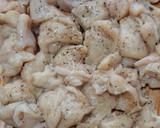 Foto del paso 2 de la receta: Pechugas de pollo a la jardinera con salsa de guajillo