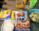 Foto langkah ke 1 dari resep Steamed Banana Bread.