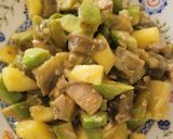 Foto del paso 2 de la receta: Timbal de aguacate, berenjena, mango y más cositas - Una delicia
