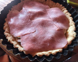 Foto del paso 2 de la receta: Tarta de masa quebrada con jamón huevos papa y queso