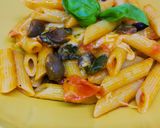 A picture of step 7 of Penne with Cherry Tomatoes, Taggiasca Olives, and Mozzarella.
