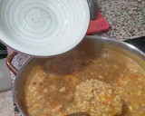 Foto del paso 4 de la receta: Arroz caldoso de langostinos al ajillo con sepia 🦐🦑🍃🥳 ¡Feliz
