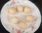 A picture of step 3 of Tri colour coconut ladu.