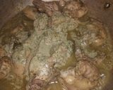 A picture of step 7 of Haryali chicken khrdai.
