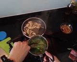 Foto langkah ke 6 dari resep Mie Ayam Jamur Rumahan (step video).
