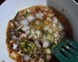 Foto langkah ke 2 dari resep Tumis Kulit Kecap Pedas.