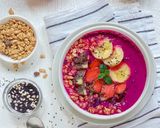 Foto langkah ke 4 dari resep Smoothies Bowl Buah Naga Merah mix Pisang Ambon.