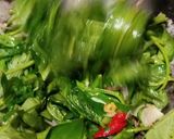 Foto langkah ke 2 dari resep Tumis Kangkung Sat Set.