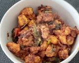 A picture of step 8 of Prawn masala.