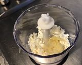 Une image de l'étape 3 de Sauce ail, persil, feta, citron et curcuma (pour poissons).