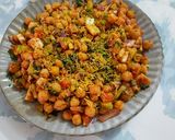 A picture of step 5 of White Chana chaat.