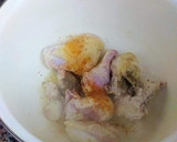 Foto del paso 1 de la receta: Pollo guisado con zanahorias, patatas al macis y azafrán