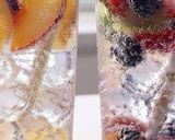 صورة لخطوة 1 من وصفة مشروب الخوخ🍑 بالماء غازي و سيروب