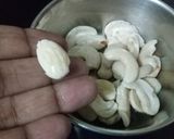 A picture of step 2 of Dates Kheer.