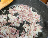 Foto del paso 2 de la receta: Guisantes con jamón a la francesa