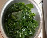 Hình bước làm 2 của món Món súp miso tàu hũ rong biển