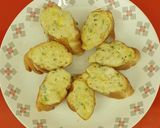 "ચિલી ગાર્લિક ચીઝ બ્રેડ" (Chili Garlic Cheese Bread Recipe In Gujarati) રેસીપી સ્ટેપ3ફોટો