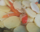 Foto del paso 7 de la receta: 🥔 Patatas a lo pobre 🌶️🫑🧅