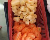 Foto langkah ke 1 dari resep Sop sosis simple.